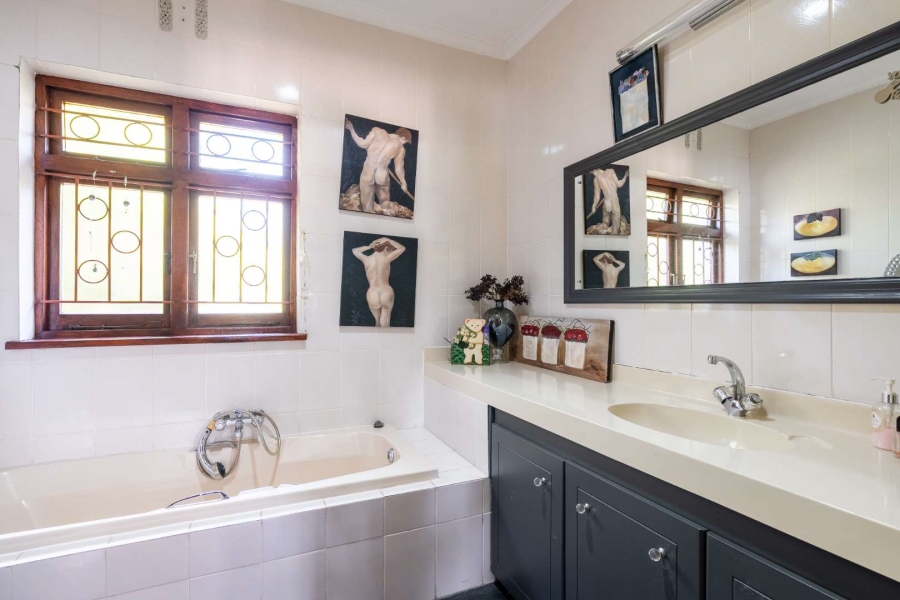 5 Bedroom Property for Sale in Sonstraal Heights Western Cape